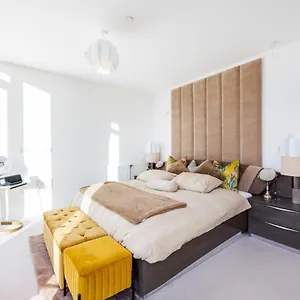 Luxury Modern Bedroom In Seven Star Ultra Super High Quality Apartment London