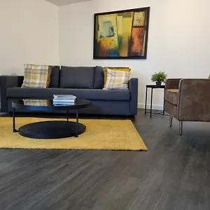 Spacious 5 Min Walk To Leytonstone Underground Station And 5 Stops To Zone 1 Apartment London